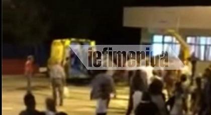 Ντοκουμέντο από το Μενίδι: Η στιγμή που το ασθενοφόρο παραλαμβάνει τον 11χρονο Μάριο (pics)