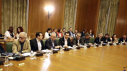 Στο υπουργικό παρουσιάζει ο Τσίπρας «διαχειρίσιμη λύση» για το χρέος