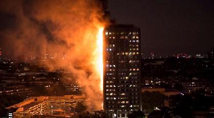 Δείτε live τη μεγάλη φωτιά στον πύργο του Λονδίνου