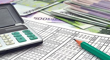 Βαρύς ο λογαριασμός για τους μισθωτούς με μπλοκάκι-Πληρώνουν φέτος 40% περισσότερο φόρο