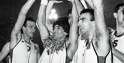 30 χρόνια επίσημη αγαπημένη (videos)