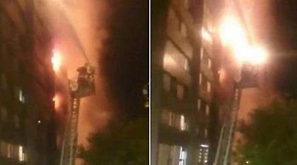 Βίντεο-σοκ από Λονδίνο: Πυροσβέστης κινδύνευσε από φλεγόμενα κομμάτια του κτηρίου