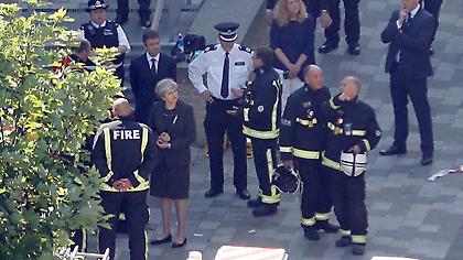 H Mέι στον πύργο της τραγωδίας, δεν είδε τους κατοίκους