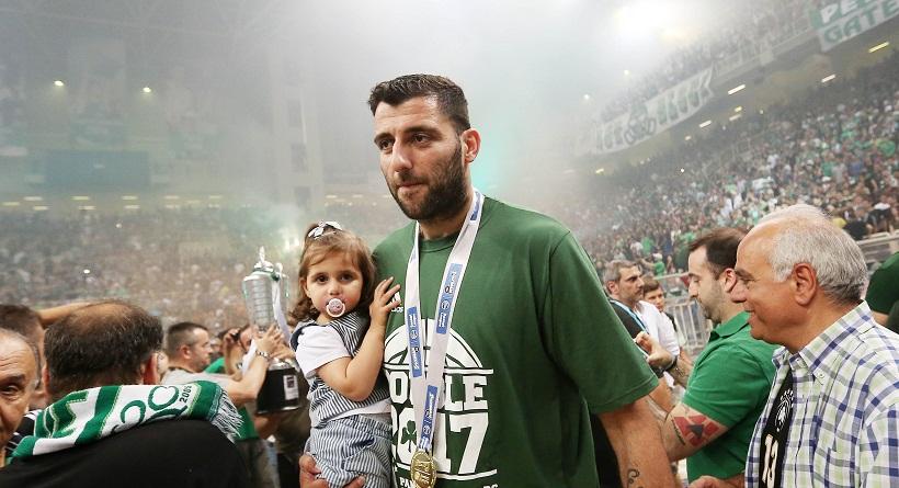 Ο Μπουρούσης ξανά στο… πούλμαν (pic)