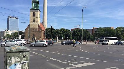 Κινητοποίηση της αστυνομίας για ύποπτο πακέτο στο Βερολίνο