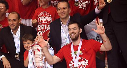 Οριστικά αύριο (16/6) το ραντεβού Αγγελόπουλων-Μάντζαρη