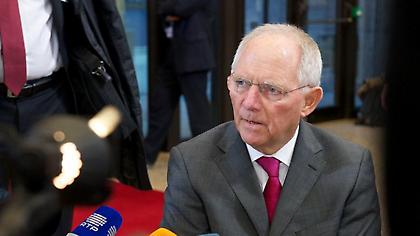 Σόιμπλε: «Να μη δίνουμε στους Ελληνες την ψευδαίσθηση ότι όλα τέλειωσαν»