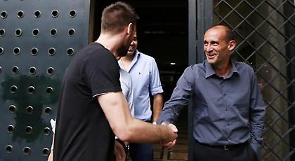 Εικόνες από την συνάντηση του Μάντζαρη με τους Αγγελόπουλους