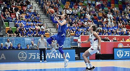 Αγριεμένη πρεμιέρα η  Εθνική Γυναικών, έριξε τη Σερβία στο καναβάτσο