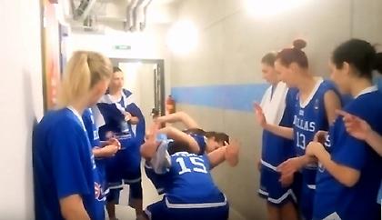 Οι πανηγυρισμοί των κοριτσιών της Εθνικής και τα «μπράβο» από Βασιλακόπουλο (video)