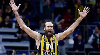 «Κοιτάζει Ντατόμε η Αρμάνι Μιλάνο»