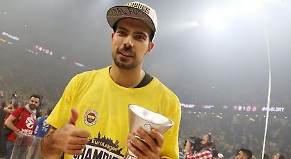 Μάνατζερ Σλούκα: «Δεν έχει γίνει καμία πρόταση, έχει συμβόλαιο με την Φενέρ»