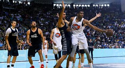 Το άλμπουμ από το υπερθέαμα των «AntetokounBros» και της παρέας τους