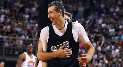 «Διαμαντίδης οέ οέ οέ» από όλο το Αλεξάνδρειο (video)