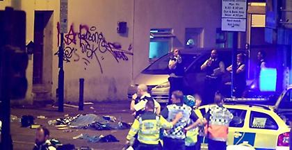 Λονδίνο: Βαν έπεσε πάνω σε πεζούς κοντά σε τζαμί