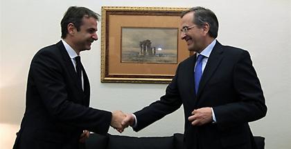 Συνάντηση Μητσοτάκη - Σαμαρά στα γραφεία της ΝΔ