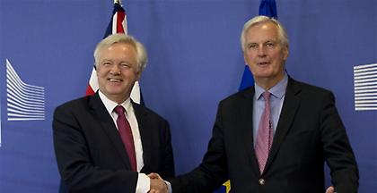 Μπαρνιέ: Ξεκινάμε τις διαπραγματεύσεις για το Brexit