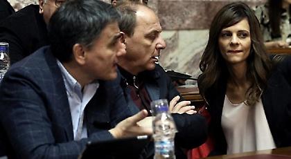 Υπέρβαση των εσόδων του ΕΦΚΑ, αλλά ακόμα στο «περίμενε» για τις συντάξεις