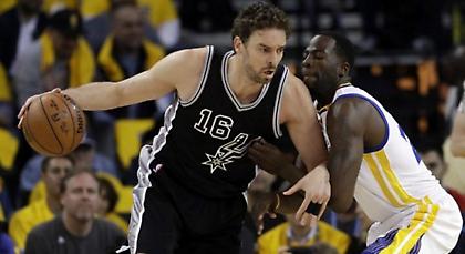 Μένει ελεύθερος και υπογράφει ξανά με τους Σπερς ο Γκασόλ