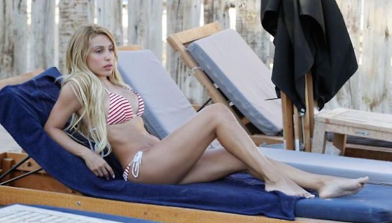 Το λεοπάρ μαγιό της Μαρίας Καρλάκη αν είχε στόμα θα... μίλαγε (video)