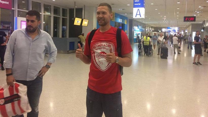 Έφτασε ο Στρέλνιεκς: «Εύκολη απόφαση ο Ολυμπιακός» (pics/video)