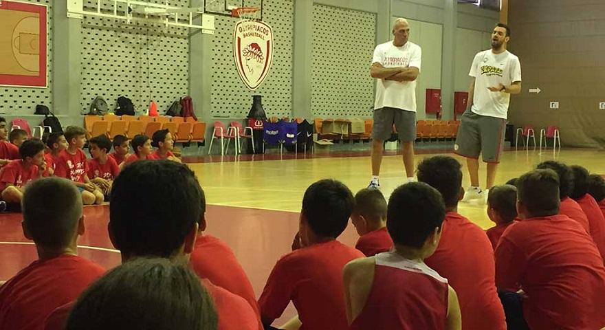 Στο «ερυθρόλευκο» Summer Camp ο Μάντζαρης (pics)