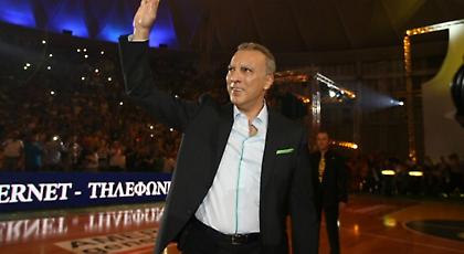 «Βγάζει το καπέλο» στην Εθνική γυναικών ο Γκάλης