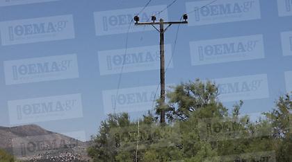 Φωτογραφίες από Σχοινιά: Κομμένα τα καλώδια της ΔΕΗ πάνω στα οποία έπεσε το ελικόπτερο