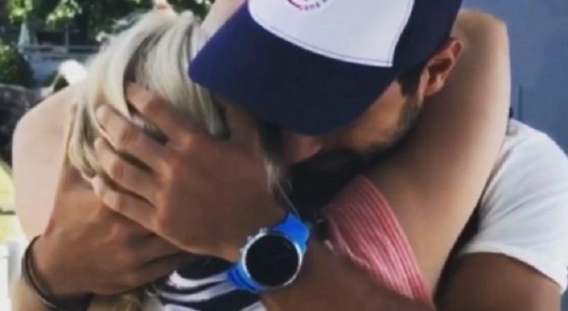 Survivor: Ο Σάκης Τανιμανίδης επέστρεψε! Κατέρρευσε η μητέρα του όταν τον είδε! (video)