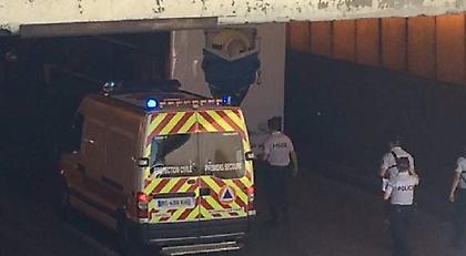 Παρίσι: Διπλό τουριστικό λεωφορείο κόλλησε κάτω από γέφυρα- 4 τραυματίες, ένας σε κρίσιμη κατάσταση