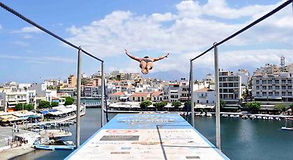 Ο Άγιος Νικόλαος φιλοξενεί το πρώτο αγωνιστικό cliff diving!