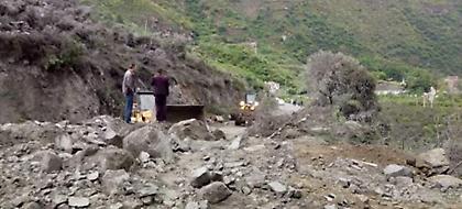 Κίνα: Φόβοι ότι 100 άνθρωποι θάφτηκαν κάτω από τόνους λάσπης έπειτα από κατολίσθηση (pics)