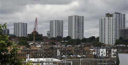 Ακατάλληλα 27 συγκροτήματα κατοικιών σε Λονδίνο, Μάντσεστερ και Πλίμουθ