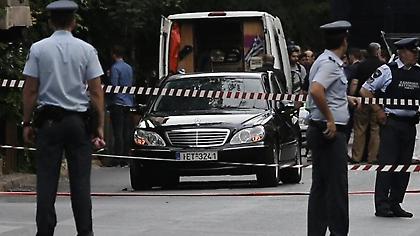 Ξηλώνουν τους ελεγκτές των δεμάτων στη Βουλή