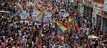 Τουρκία: Η αστυνομία έκανε χρήση πλαστικών σφαιρών για να διαλύσει το πλήθος του Gay Pride