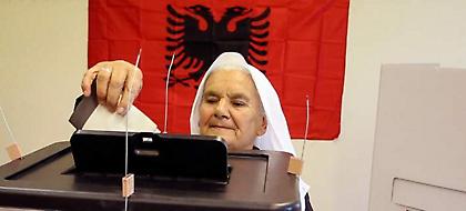 Eκλεισαν οι κάλπες στην Αλβανία: Αιματηρό επεισόδιο και κρούσματα εξαγοράς ψήφων