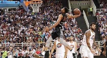 Η γιορτή των Antetokounbros στο ΟΑΚΑ μέσα από φωτογραφίες