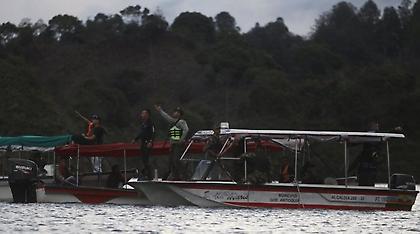 Δραματικό βίντεο: Η στιγμή που βυθίζεται πλοιάριο στην Κολομβία παρασύροντας στο θάνατο 9 άτομα