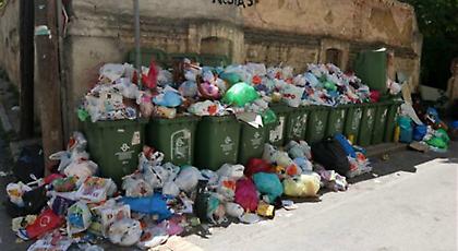 Απορρίμματα μέχρι νεωτέρας: H ΠΟΕ-ΟΤΑ συνεχίζει τις κινητοποιήσεις