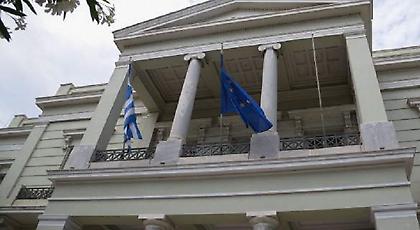 Το ΥΠΕΞ απαντά στην αλβανική πρόκληση για το έργο ανάπλασης κεντρικής πλατείας Τιράνων