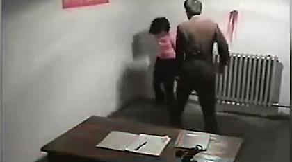 Βίντεο σοκ: Βορειοκορεάτες πράκτορες βασανίζουν κρατούμενη επειδή «πλάγιασε με εχθρούς του κράτους»