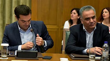 Στον Τσίπρα το θέμα των σκουπιδιών