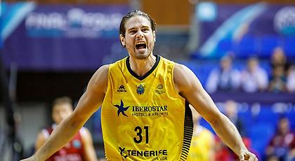 Ανακοινώνει Μπόγρη, πάει για «4άρι» και γκαρντ