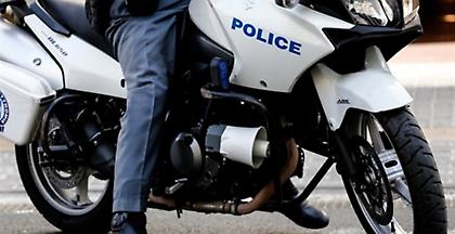 Συνελήφθη 19χρονος που έκλεβε λουόμενους στη Βουλιαγμένη