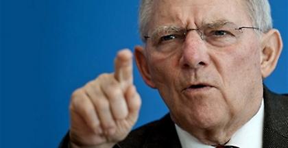 Handelsblatt: Την έγκριση των βουλευτών για την Ελλάδα ζητεί ο Σόιμπλε