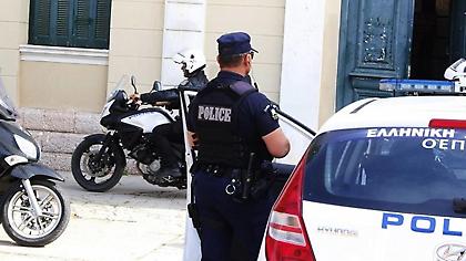 Έκανε σκοποβολή στο ...μπαλκόνι και πυροβόλησε τον γείτονα