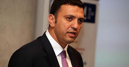 Κικίλιας για σκουπίδια: Πολιτικός απατεώνας ο Σκουρλέτης