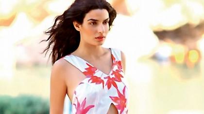 Τόνια Σωτηροπούλου: Ποζάρει με μαγιό και κόβει την ανάσα