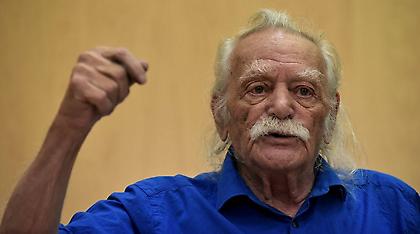 Γλέζος: «Ναι, Τόσκα, κι αν πεθάνω θα σας κυνηγάει η ύπαρξή μου!» (video)