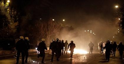 Επεισόδια με μολότοφ και χημικά στην Πατησίων